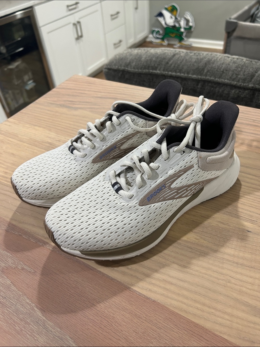 Brooks Anthem 7 Neutral Running Shoes in Light Taupe and Black